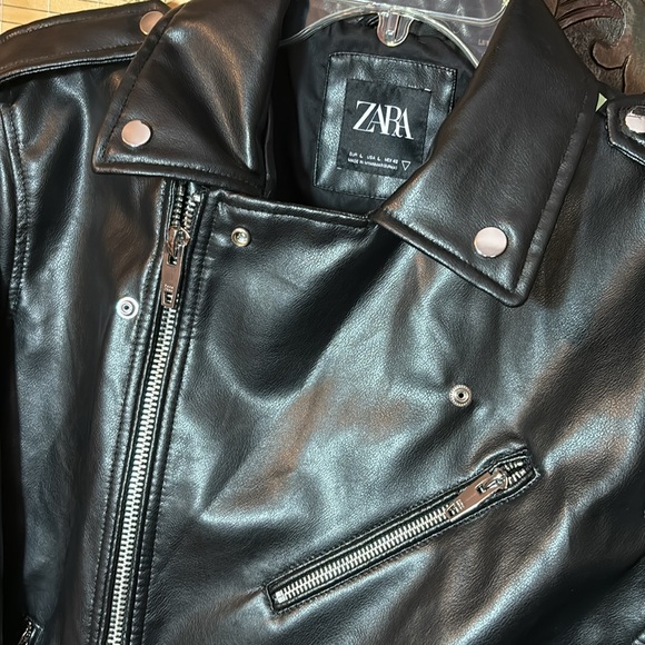 Zara Large Black Motorcycle Jacket Faux Leather Zippers Made in Myanmar VGUC - Picture 17 of 17